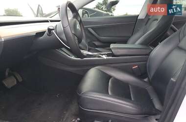 Седан Tesla Model 3 2020 в 
