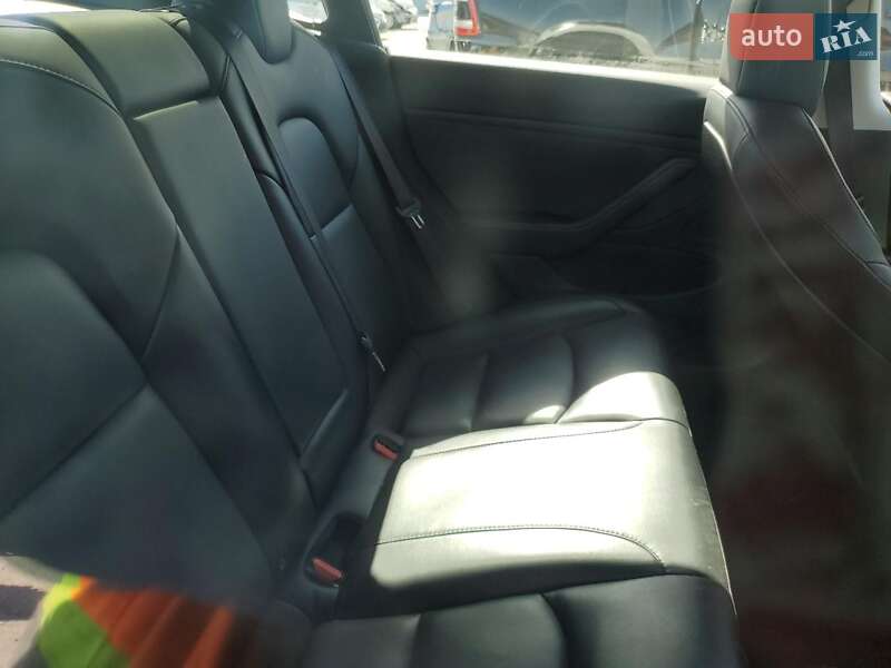 Седан Tesla Model 3 2019 в 