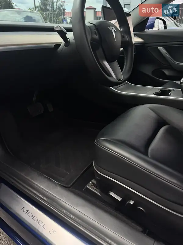Седан Tesla Model 3 2019 в 
