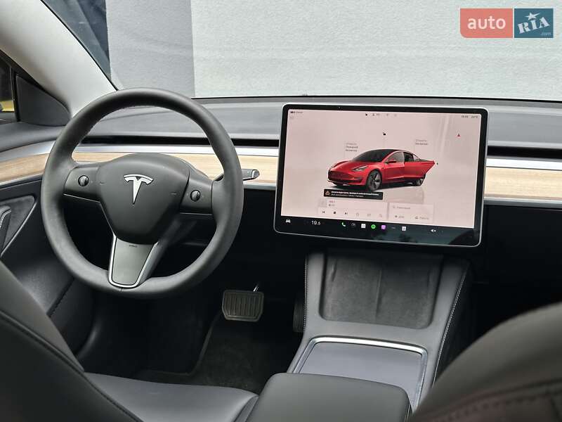 Седан Tesla Model 3 2023 в Києві