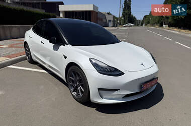 Седан Tesla Model 3 2021 в 