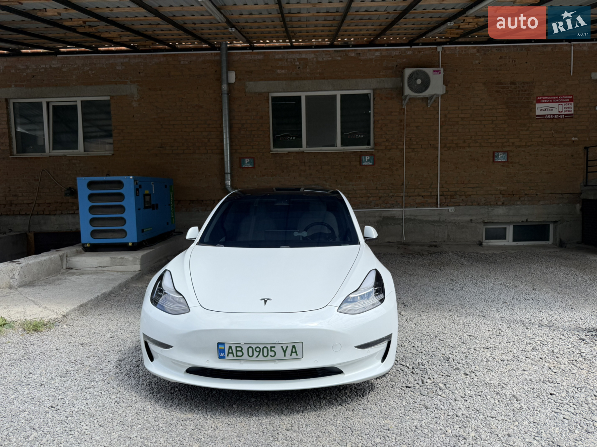 2018 Tesla Model 3 - фото 1