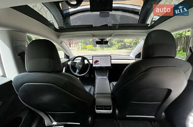 Седан Tesla Model 3 2021 в 