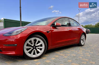 Седан Tesla Model 3 2021 в 