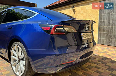 Седан Tesla Model 3 2020 в 