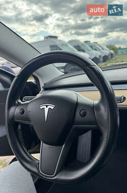 Седан Tesla Model 3 2018 в 