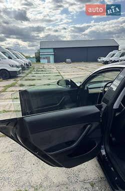 Седан Tesla Model 3 2018 в 