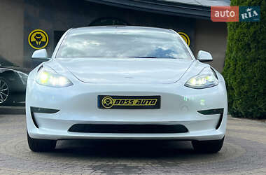 Седан Tesla Model 3 2023 в 