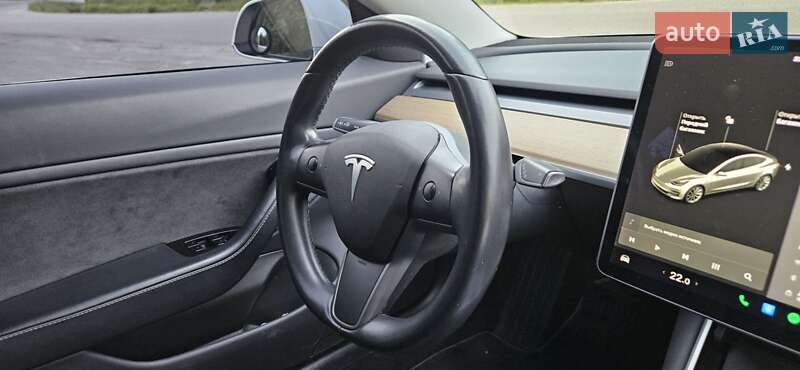 Седан Tesla Model 3 2018 в Киеве