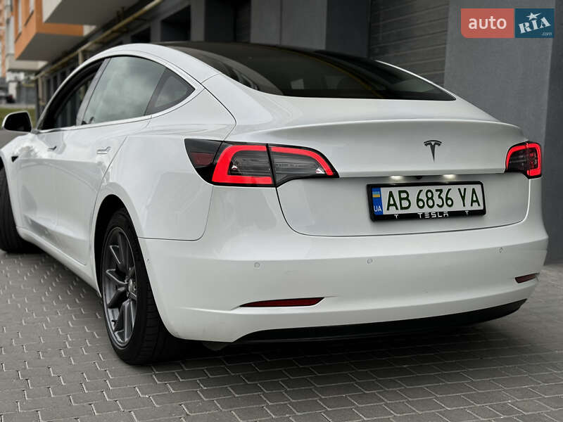 Седан Tesla Model 3 2020 в Виннице