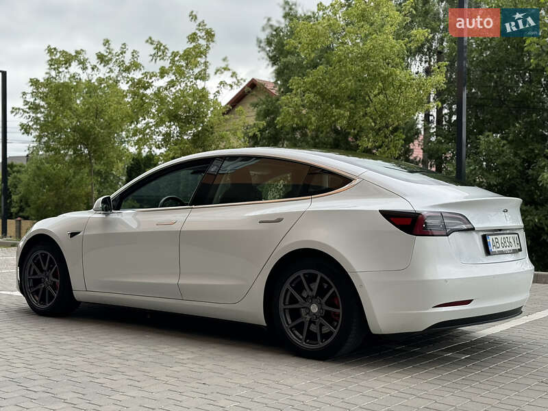Седан Tesla Model 3 2020 в Виннице
