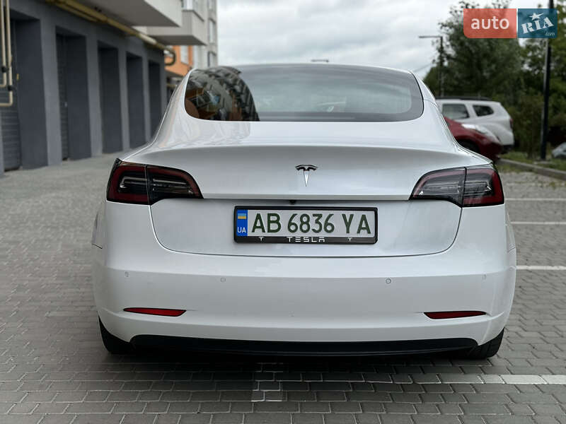 Седан Tesla Model 3 2020 в Виннице