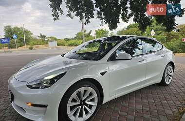 Седан Tesla Model 3 2021 в Кропивницком