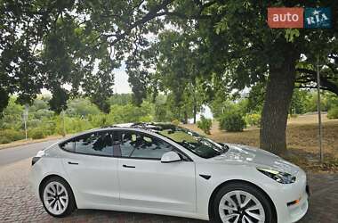 Седан Tesla Model 3 2021 в 