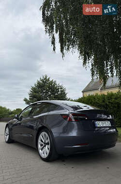 Седан Tesla Model 3 2021 в 