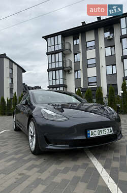 Седан Tesla Model 3 2021 в 