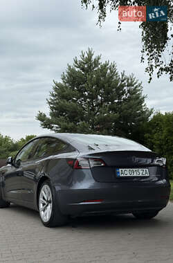 Седан Tesla Model 3 2021 в 