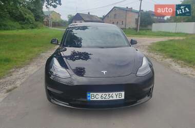 Седан Tesla Model 3 2021 в 