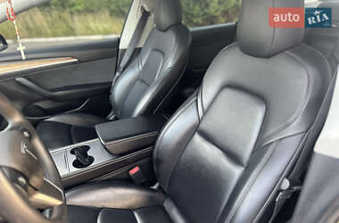 Седан Tesla Model 3 2022 в 
