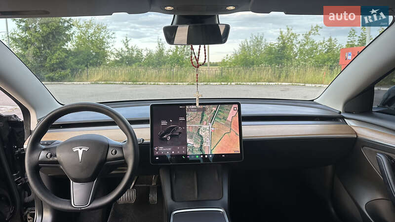 Седан Tesla Model 3 2022 в Івано-Франківську