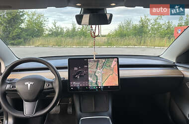 Седан Tesla Model 3 2022 в 