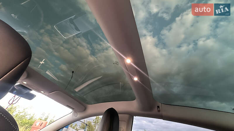 Седан Tesla Model 3 2022 в Івано-Франківську