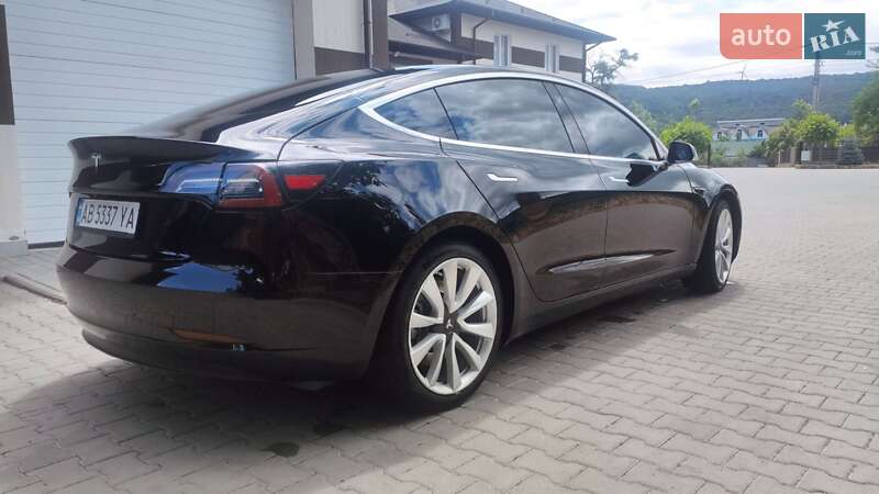 Седан Tesla Model 3 2019 в Вінниці