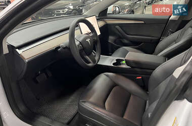 Седан Tesla Model 3 2023 в 