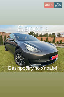 Tesla Model 3 2019