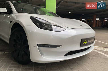 Седан Tesla Model 3 2023 в 