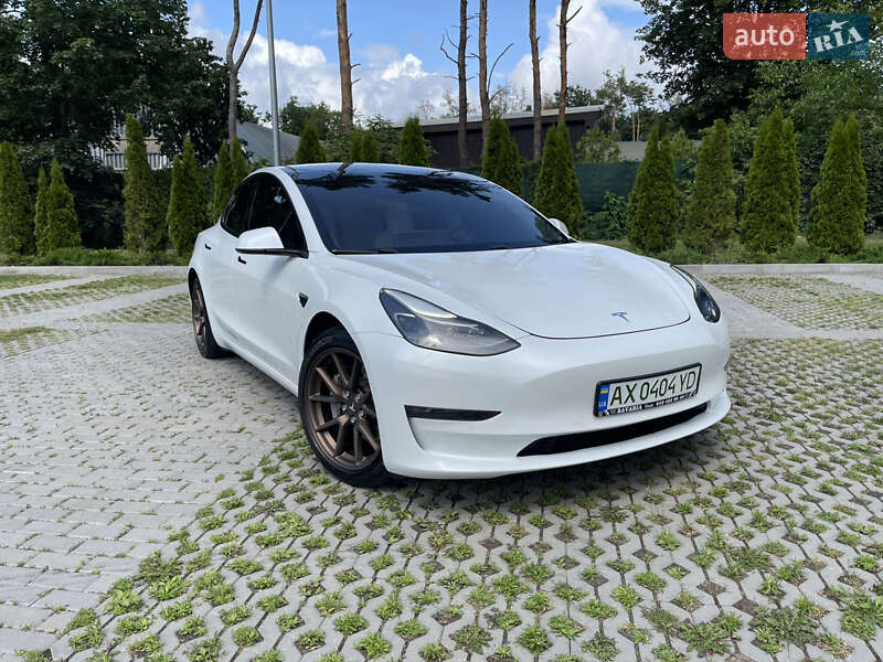 Седан Tesla Model 3 2021 в Харькове фото Седан Tesla Model 3 2021 в Харькове