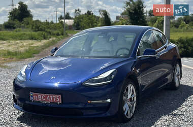 Седан Tesla Model 3 2020 в Дубно
