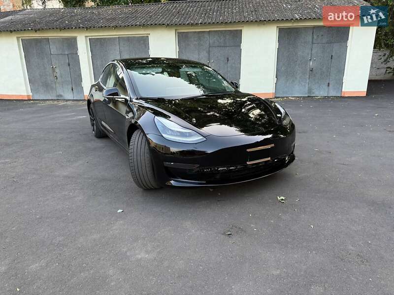 Седан Tesla Model 3 2018 в Виннице