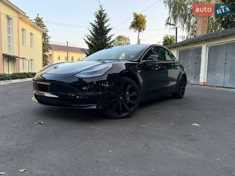 Седан Tesla Model 3 2018 в Виннице