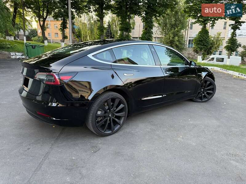 Седан Tesla Model 3 2018 в Виннице