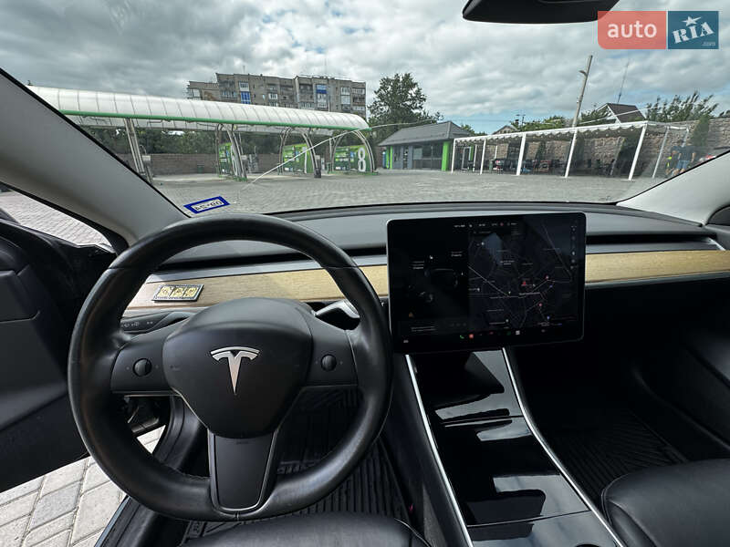 Седан Tesla Model 3 2019 в Кропивницькому