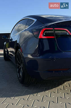 Седан Tesla Model 3 2020 в 
