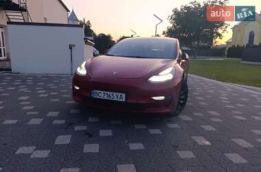 Седан Tesla Model 3 2021 в 