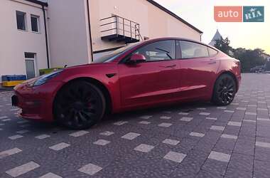Седан Tesla Model 3 2021 в 