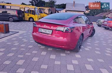Седан Tesla Model 3 2021 в 