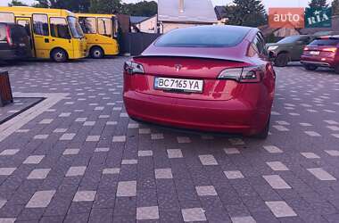 Седан Tesla Model 3 2021 в 