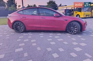 Седан Tesla Model 3 2021 в 