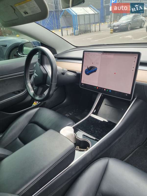 Седан Tesla Model 3 2018 в Полтаве