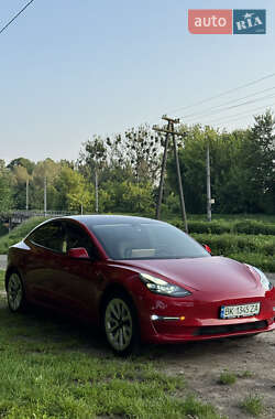 Седан Tesla Model 3 2022 в Ровно