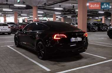 Седан Tesla Model 3 2023 в 