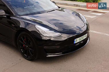 Седан Tesla Model 3 2023 в 