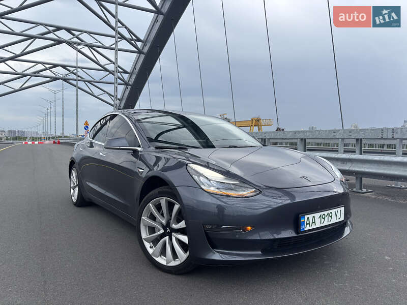 Седан Tesla Model 3 2019 в 