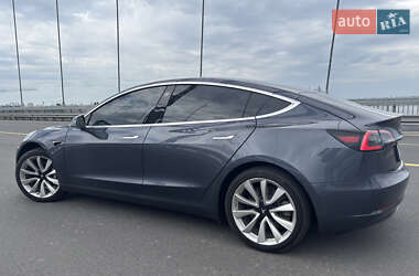 Седан Tesla Model 3 2019 в 