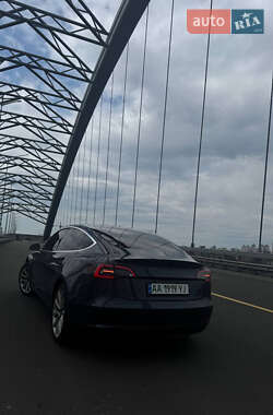 Седан Tesla Model 3 2019 в 