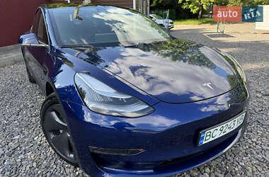 Седан Tesla Model 3 2019 в Трускавце